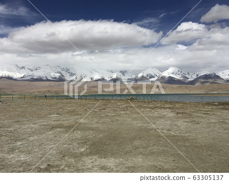 Snow Mountain in Tashkurgan, China Snow Mountain in Tashkurgan, China 63305137