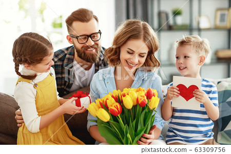 happy mother's day! father and children 63309756