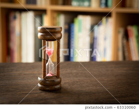 Hourglass bookshelf book 63310060