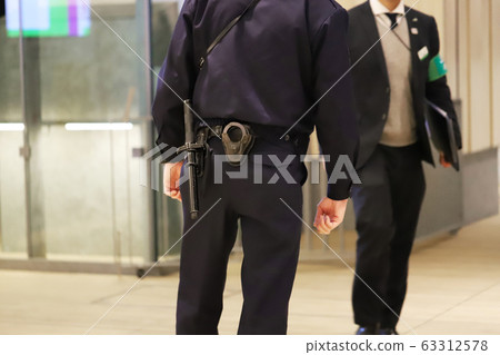 A policeman 63312578