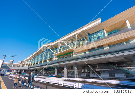 日本的東京城市景觀：3月14日至3月15日開通的JR山手線新車站高輪門戶站的景色 63315018