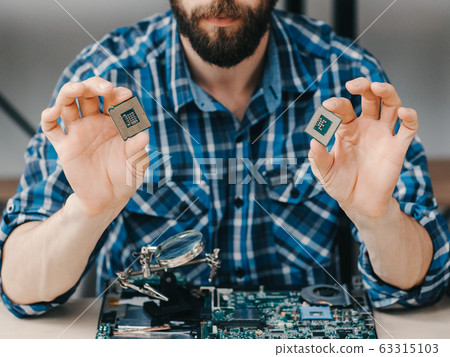 tech support disassembled laptop engineer cpu tech support disassembled laptop engineer cpu 63315103