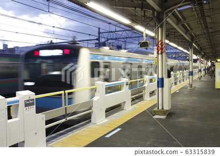 Smart home doors (Keihin Tohoku Line: Warabi Station) 63315839