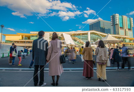 日本的東京城市景觀：3月14日至3月15日開通的JR山手線新車站高輪門戶站的景色 63317593