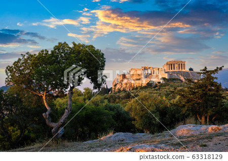 Iconic Parthenon Temple at the Acropolis of Athens, Greece Iconic Parthenon Temple at the Acropolis of Athens, Greece 63318129