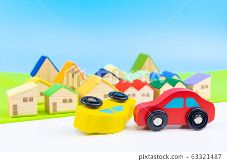 Traffic accident image 63321487
