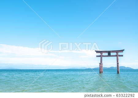 Lake Nakatorii floating on Lake Biwa Lake Nakatorii floating on Lake Biwa 63322292