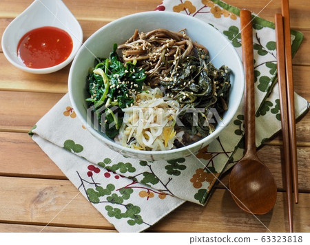 Bibimbap, Korean traditional food 63323818