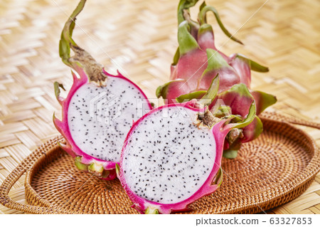 Dragon fruit Pitaya 63327853