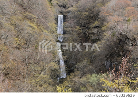 Sakakengamine觀景台的Futarayama神社的Nikko Daini Iroha瀑布 Sakakengamine觀景台的Futarayama神社的Nikko Daini Iroha瀑布 63329629