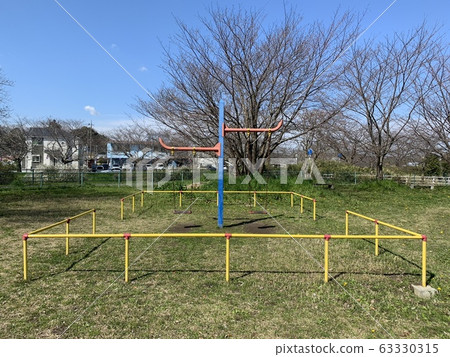 廢棄的公園春天 63330315