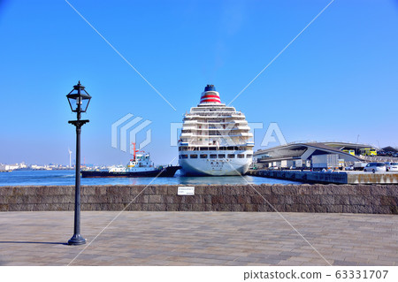 Luxury cruise ship Asuka II and large pier 63331707