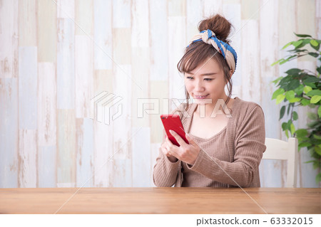 穿房間的女人 穿房間的女人 63332015