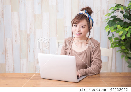 Woman in room wear 63332022