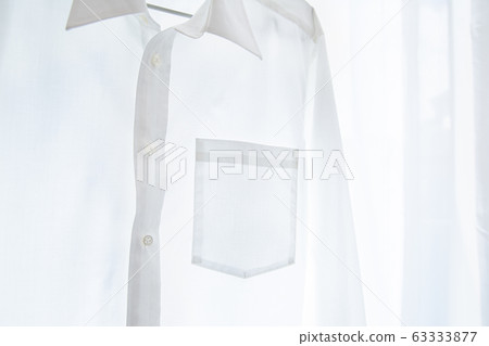Washing and drying a white shirt, shirt, and Y-shirt Washing and drying a white shirt, shirt, and Y-shirt 63333877