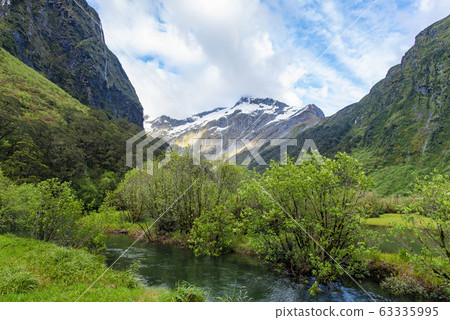 Mountain sandwiched between mountains Mountain sandwiched between mountains 63335995