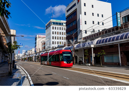 在富山,高岡和末廣運行的Manyo Line Aitram 在富山,高岡和末廣運行的Manyo Line Aitram 63339829