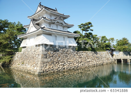 [100 Fine Castles of Japan] Takamatsu Castle turret and moat with seawater, Takamatsu City, Kagawa Prefecture 63341886