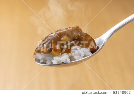 吃咖哩飯 63348962