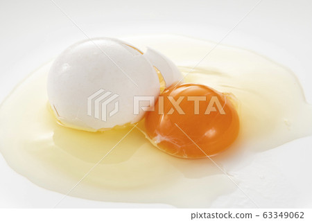 Raw egg Raw egg 63349062