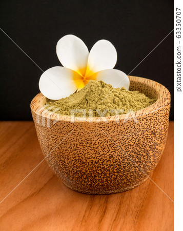 Henna powder 63350707