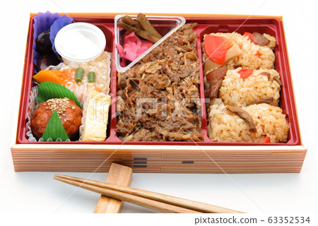Satisfied bento with gomeko and sukiyaki Satisfied bento with gomeko and sukiyaki 63352534
