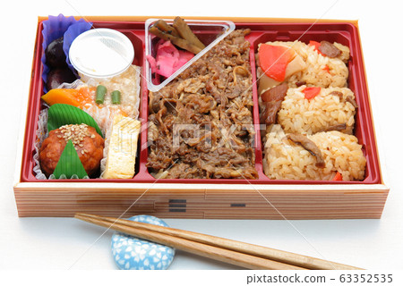 Satisfied bento with gomeko and sukiyaki Satisfied bento with gomeko and sukiyaki 63352535