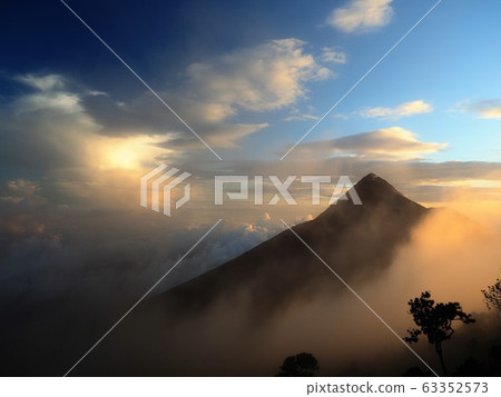 <Guatemala> Fuego Volcano 63352573