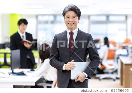 Managers men suits 63356695