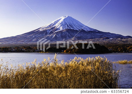(山梨縣)深秋的河口湖@富士山 (山梨縣)深秋的河口湖@富士山 63356724