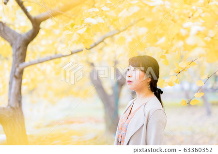 Ginkgo Woman Inazawa 63360352