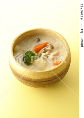 Cream stew in a wooden bowl Cream stew in a wooden bowl 63360743