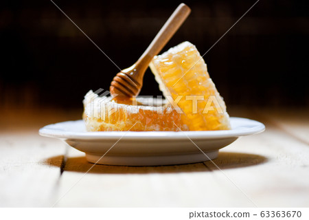 Fresh honey healthy food yellow sweet honeycomb 63363670