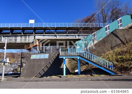 早春北海道室蘭市JR Sakimori站的照片 早春北海道室蘭市JR Sakimori站的照片 63364865