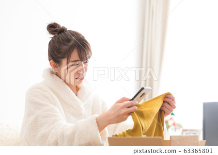 Woman Woman 63365801