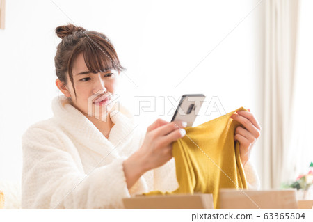 Woman     63365804