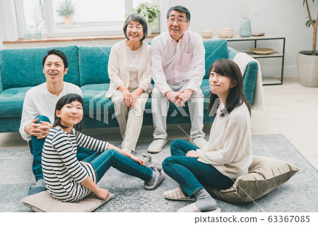 three generation family, family, sit 63367085