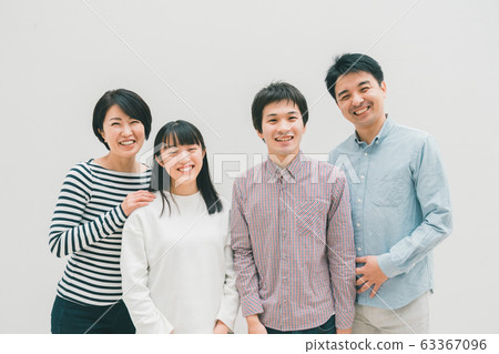 family, person, grinning 63367096