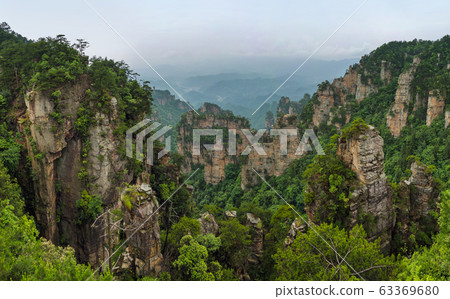 Tianzi Avatar mountains nature park - Wulingyuan 63369680