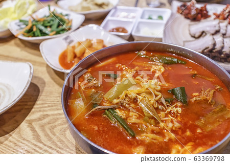 Yukkaejang Kalguksu，Yukkal 63369798