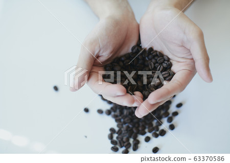 Coffee beans 63370586