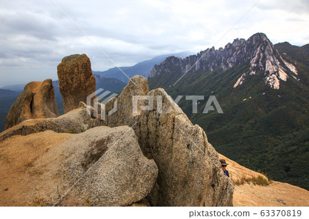 從Bukseorak山的Sinseondae岩石岩看蔚山岩石 63370819