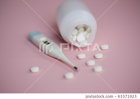 藥物感染粉紅色 藥物感染粉紅色 63371923