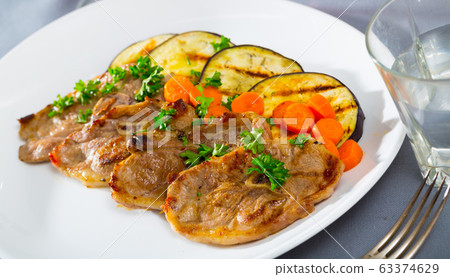 Broiled lamb loin chops with eggplant Broiled lamb loin chops with eggplant 63374629