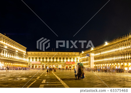Venice night view 63375468