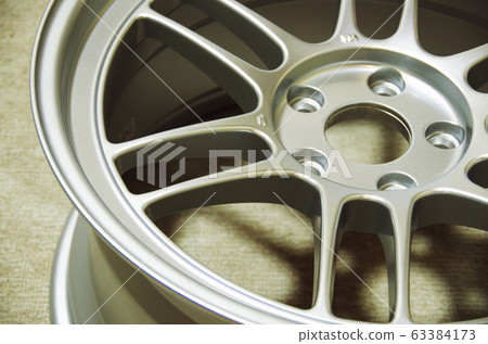 汽車鋁輪輞和輻條 63384173