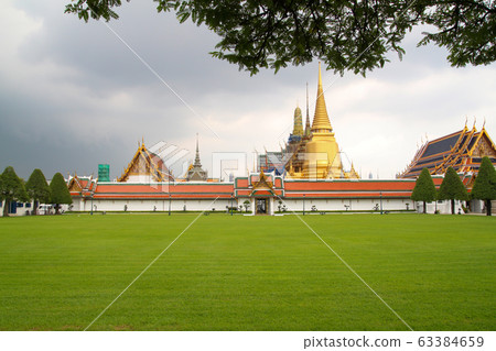 View of Wat phra kaew temple landmark in bangkok View of Wat phra kaew temple landmark in bangkok 63384659