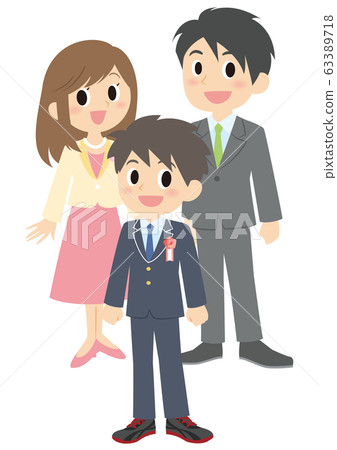 男子和父母在入學典禮上 63389718