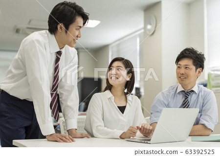 Business woman male Business woman male 63392525