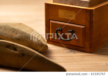 魚和魚盒 魚和魚盒 63395767